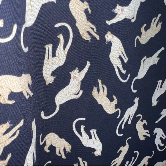 Ann Taylor Navy Cat Cheetah Top Short Sleeved Size XS - Picture 8 of 11
